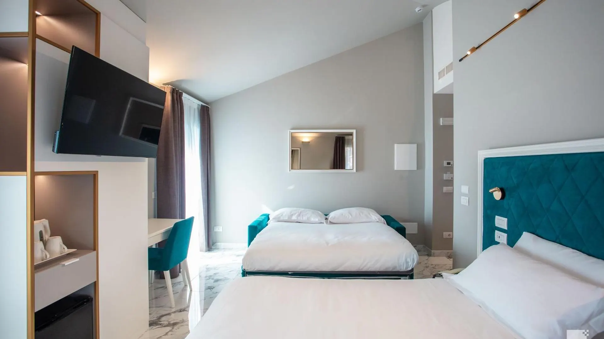 Hotel Villa Elena فاراتسي 3*,  إيطاليا