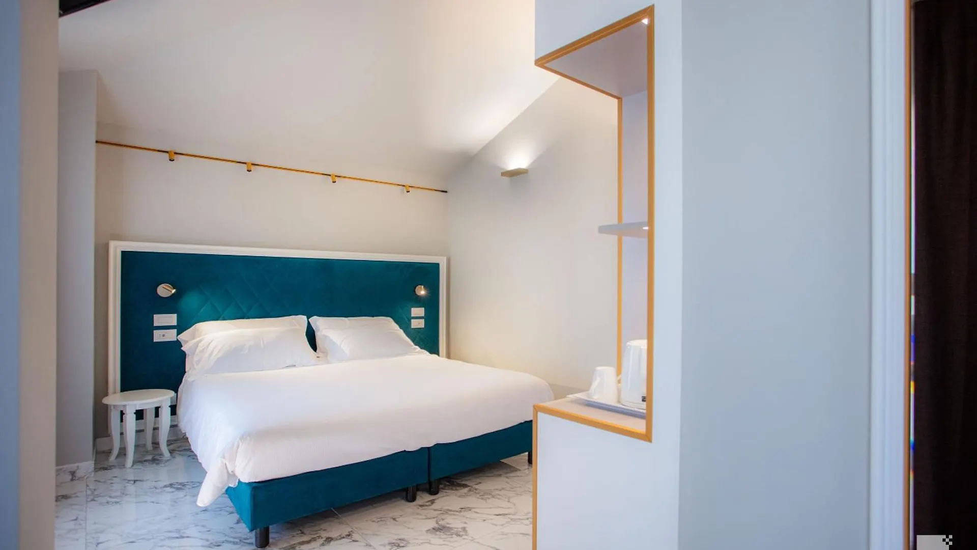 Hotel Villa Elena فاراتسي