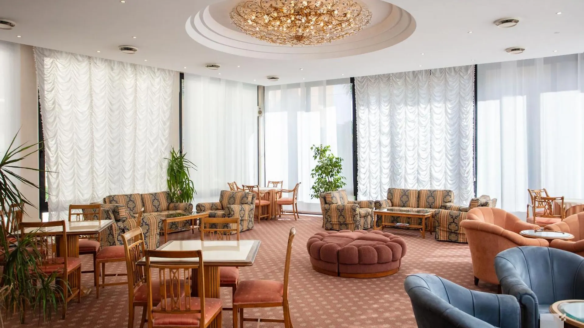 Hotel Villa Elena فاراتسي